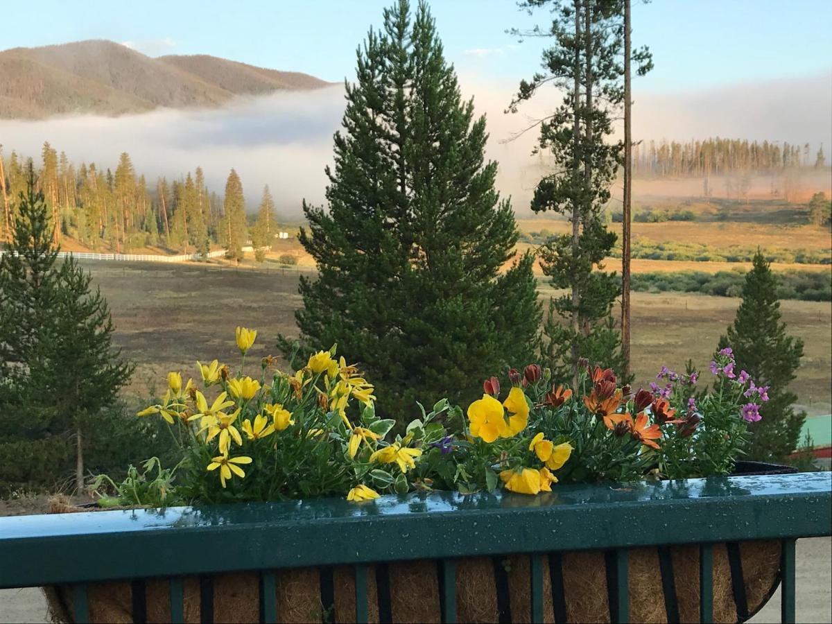 Hideaway Mountain Lodge Fraser Dış mekan fotoğraf